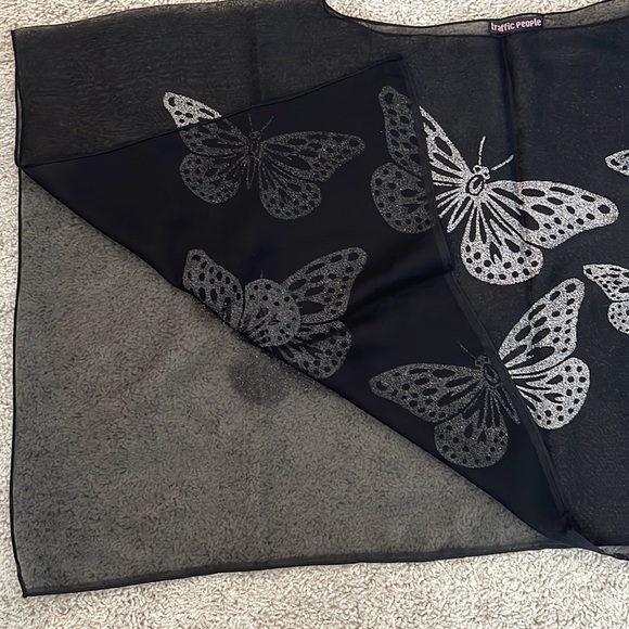 Traffic People Scarf Coverup Cropped Top - Picture 8 of 12